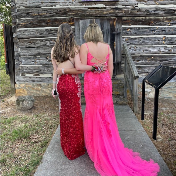 red prom dress! - Picture 5 of 5